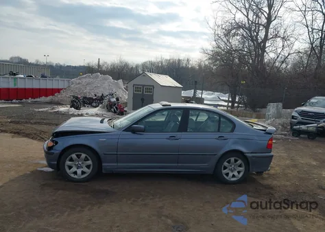 2004 BMW 325Xi z USA, uszkodzony, nr VIN WBAEU33454PR07976